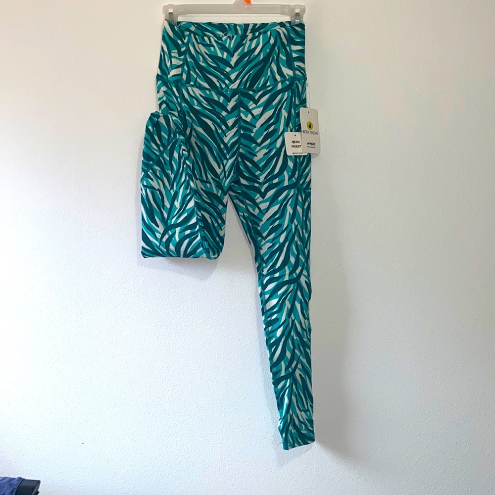 Body Globe leggin, size M, color white , green, with pocket